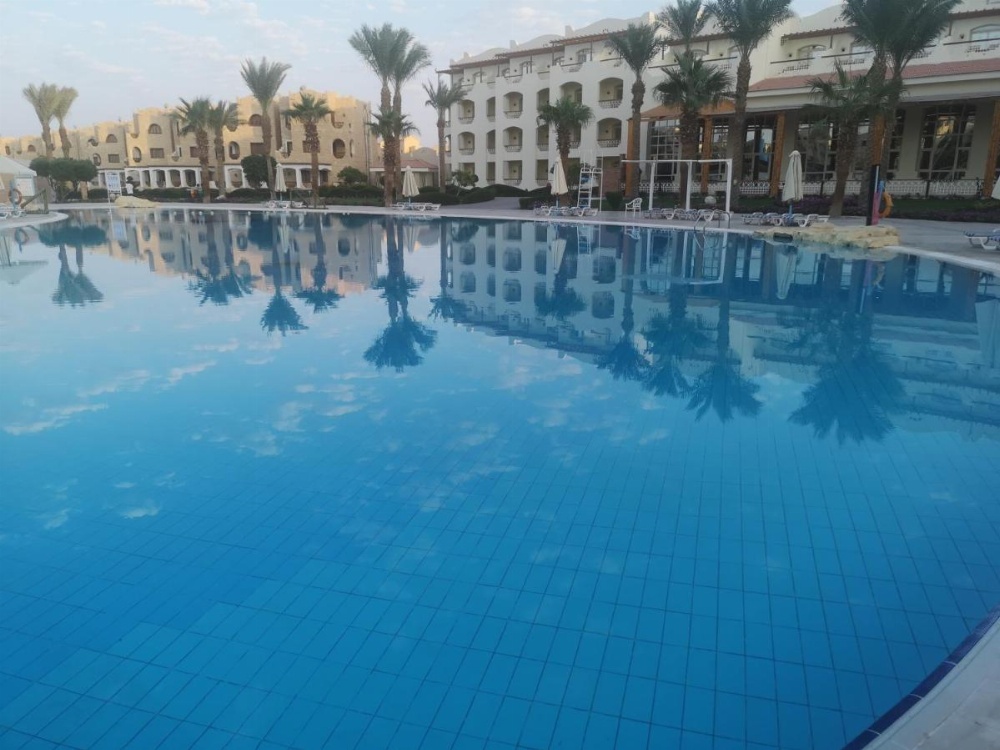 Royal Lagoons Resort & Aqua Park Families and Couples Only Image 12