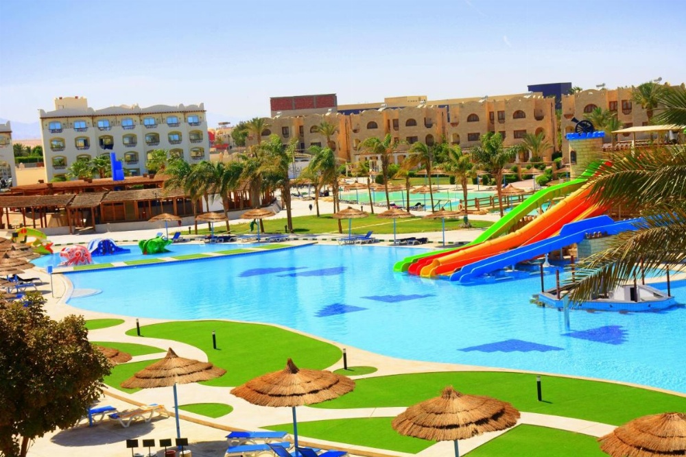 Royal Lagoons Resort & Aqua Park Families and Couples Only Image 39