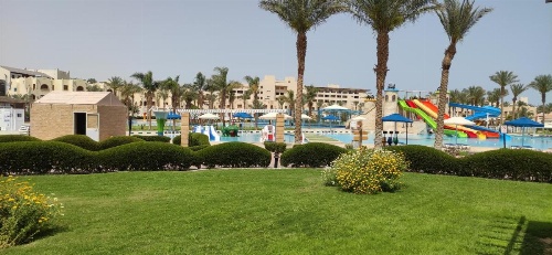 Royal Lagoons Resort & Aqua Park Families and Couples Only image 6